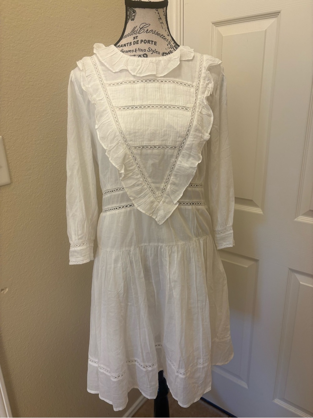 Simple Retro dress size Large White Ruffled Vintage-Inspired Midi Dress